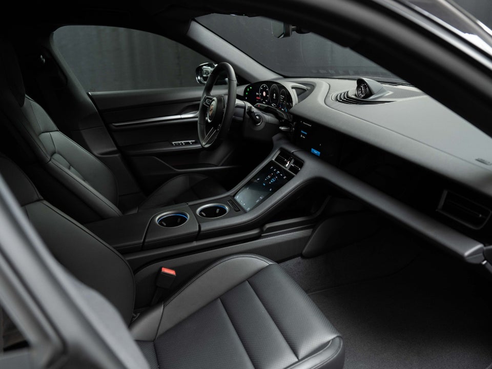 Porsche Taycan Performance+ Sport Turismo 5d