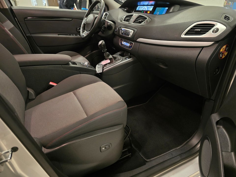 Renault Grand Scenic III 1,6 dCi 130 Expression 7prs 5d