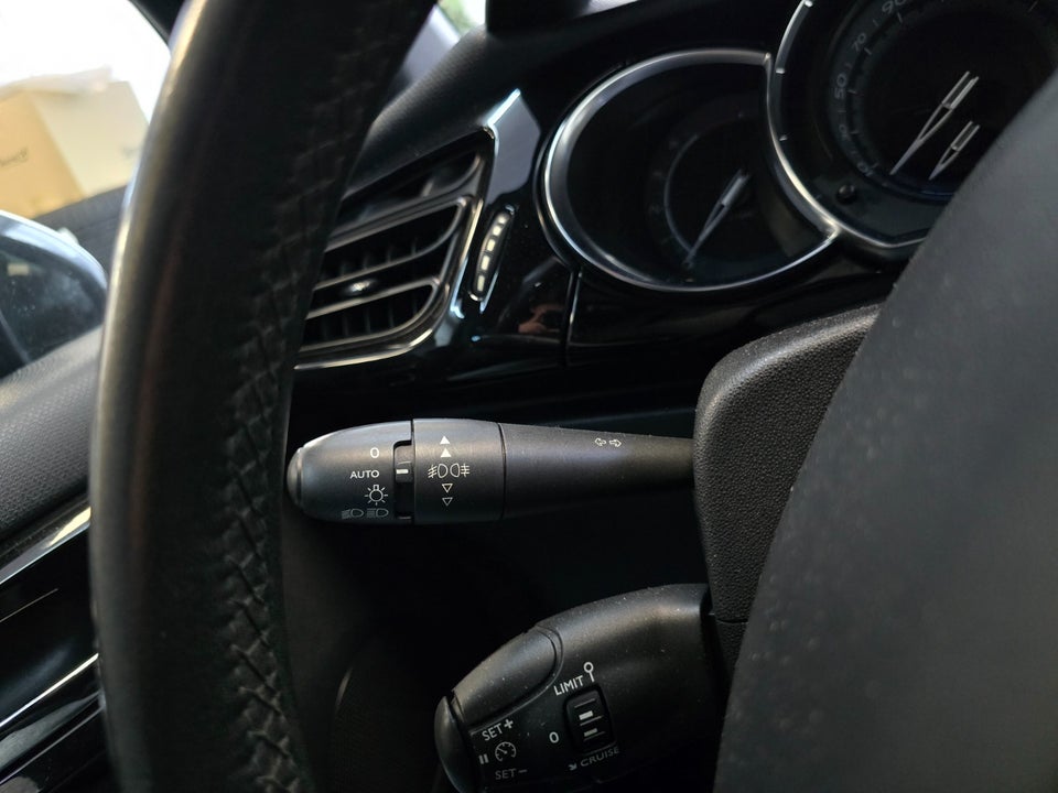 Citroën DS3 1,6 e-HDi 90 Style 3d