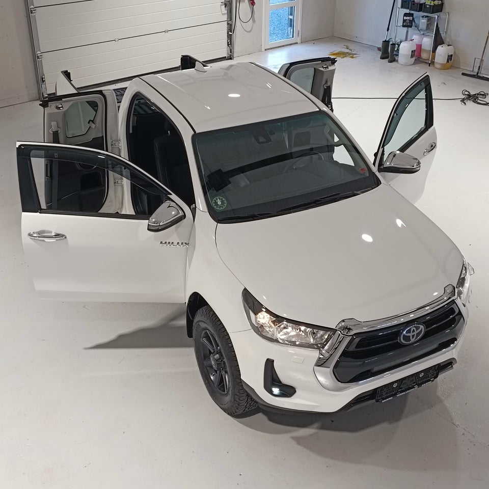 Toyota HiLux 2,4 D T3 Ex.Kab aut. 4d