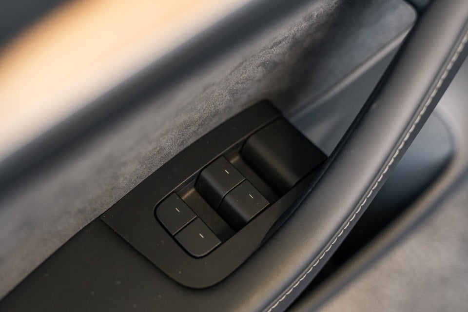 Tesla Model 3 Long Range AWD 4d