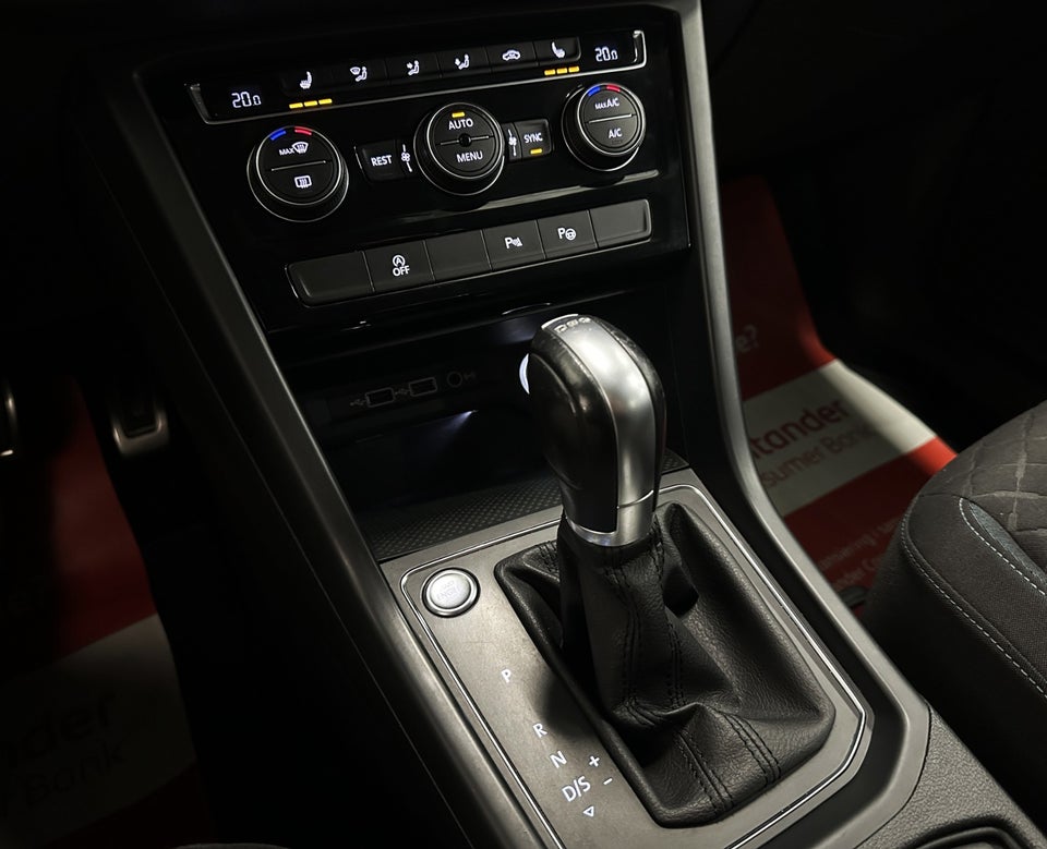 VW Touran 1,6 TDi 115 IQ.Drive DSG 7prs 5d