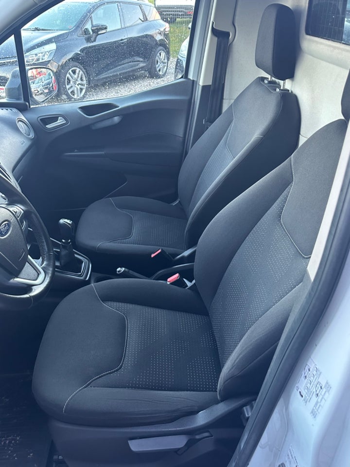 Ford Transit Courier 1,5 TDCi 75 Ambiente Van 4d