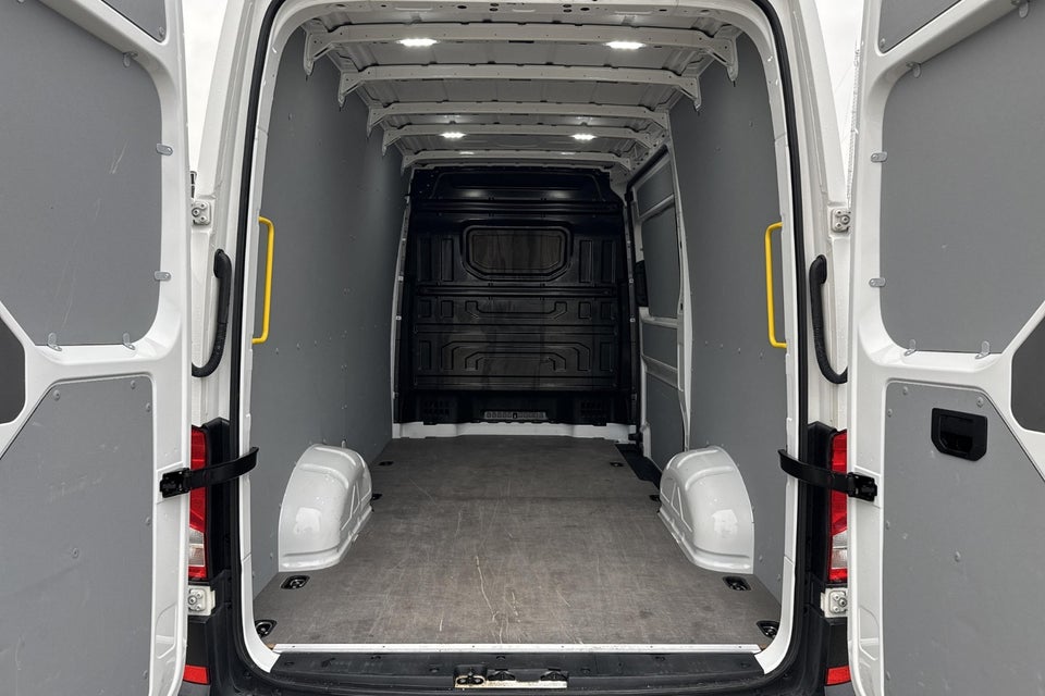 VW Crafter 35 2,0 TDi 140 Kassevogn L3H2