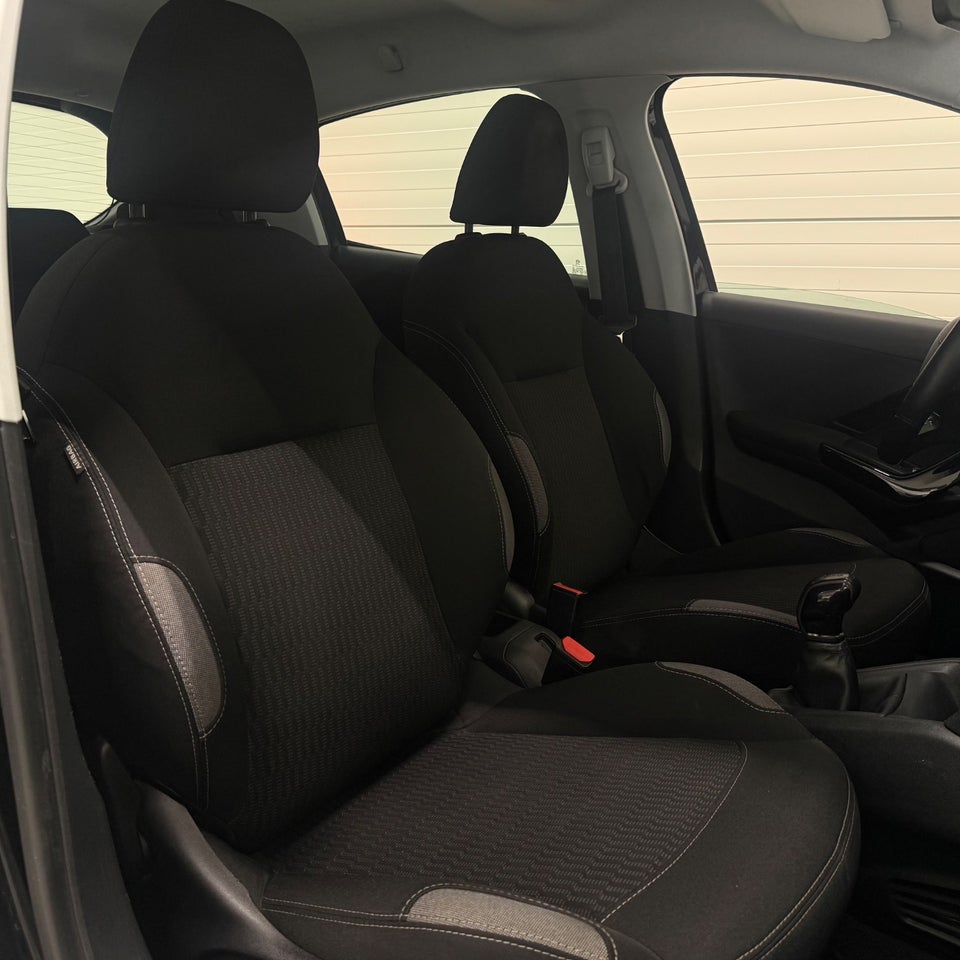 Peugeot 208 1,6 BlueHDi 100 Active 5d