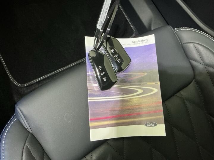 Ford Explorer 77 Premium Extended Range 5d