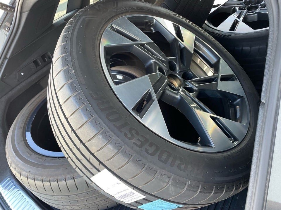 Audi e-tron 55 S-line quattro 5d