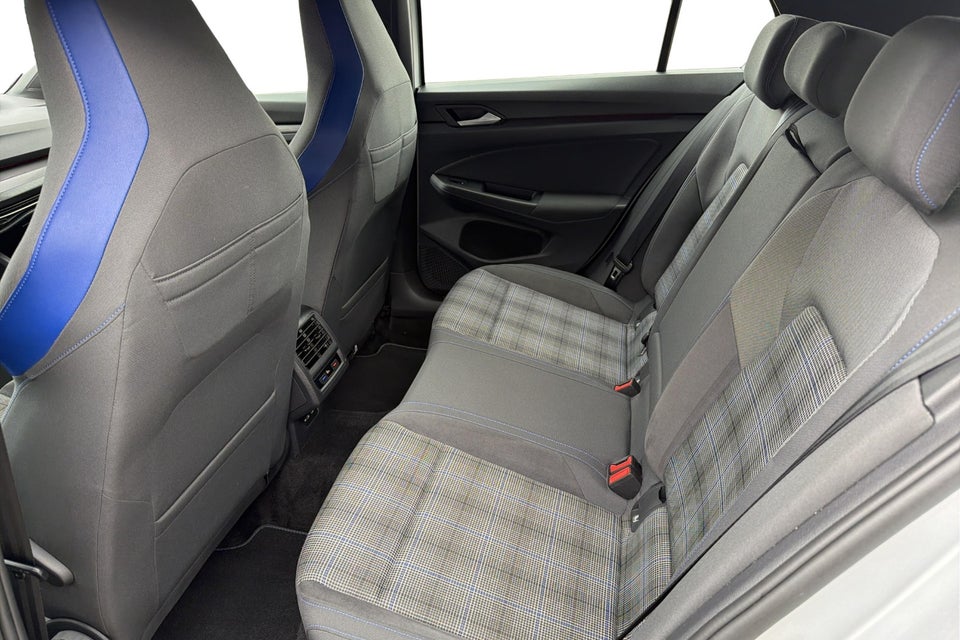 VW Golf VIII 1,4 GTE DSG 5d