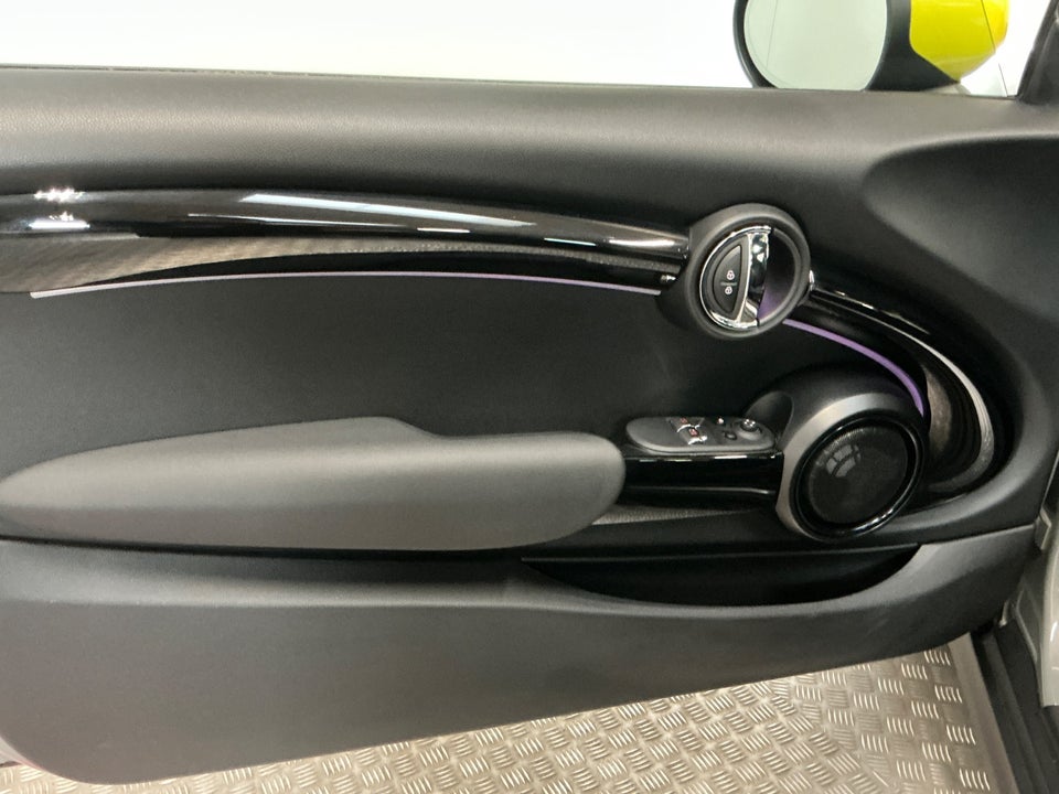 MINI Cooper SE Maximise 3d