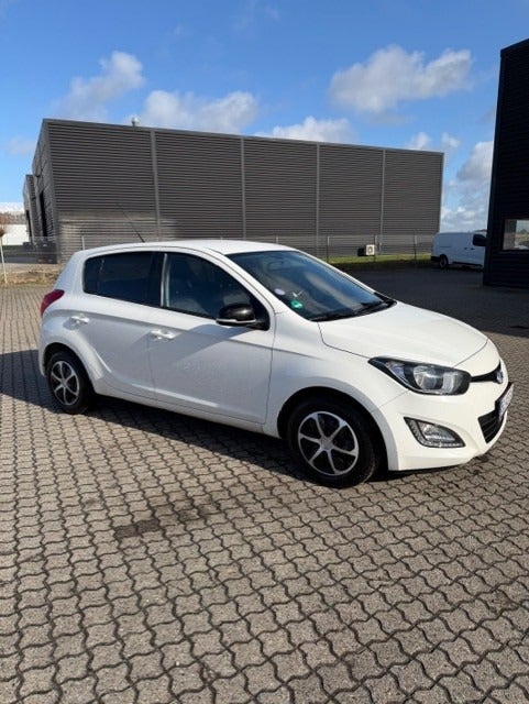 Hyundai i20 1,25 Classic XTR 5d
