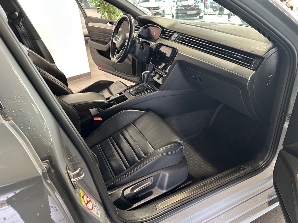 VW Passat 2,0 TSi 272 R-line Variant DSG 4Motion 5d