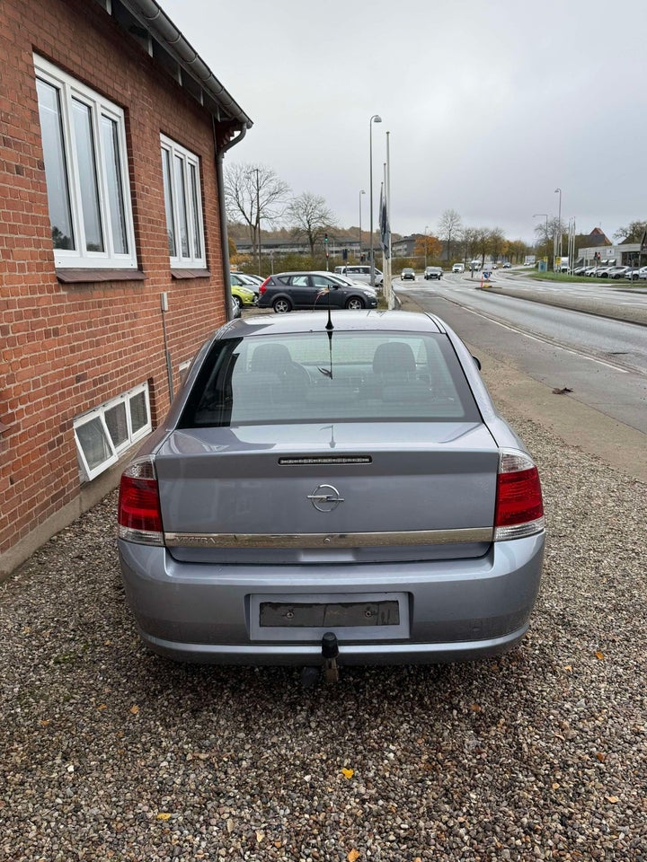 Opel Vectra 1,8 16V 140 Limited 5d