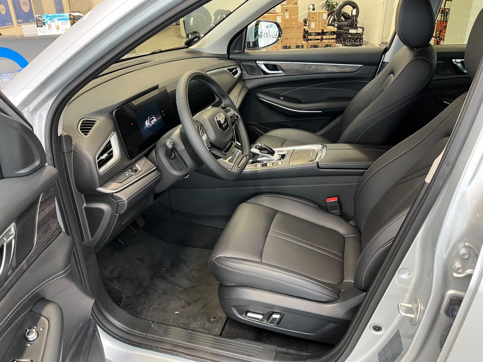 Navor E5 1,5 PHEV Rock 5d