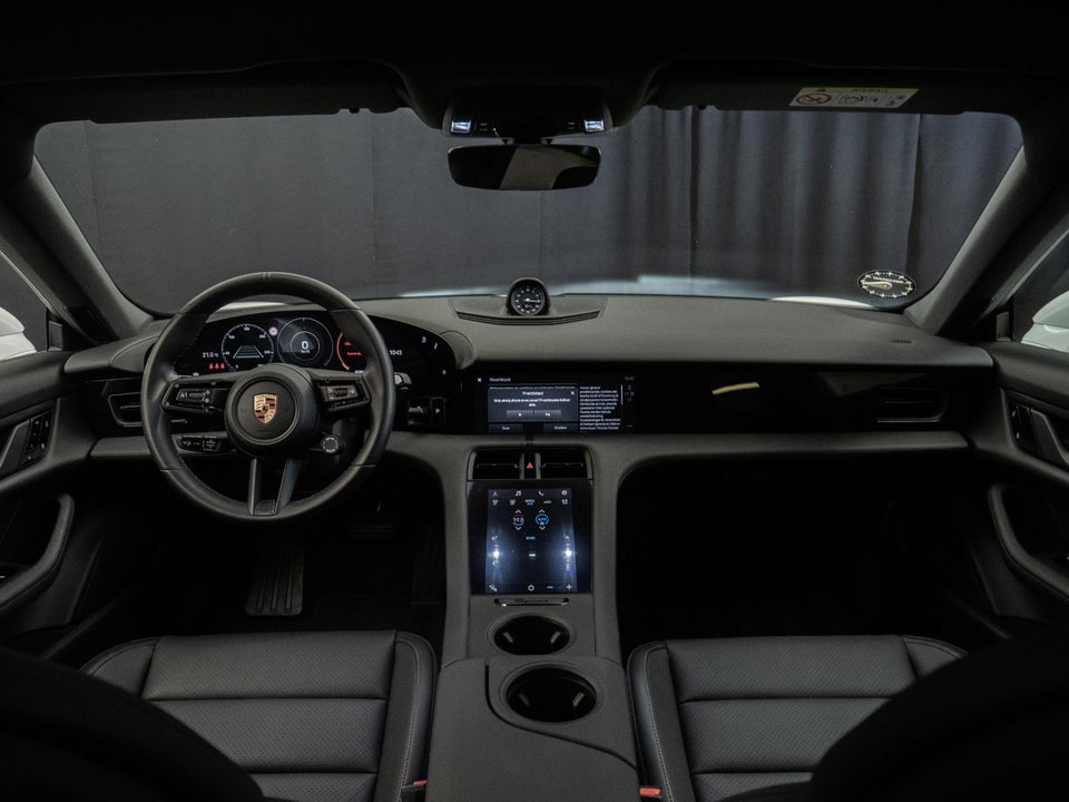 Porsche Taycan Performance+ 4d