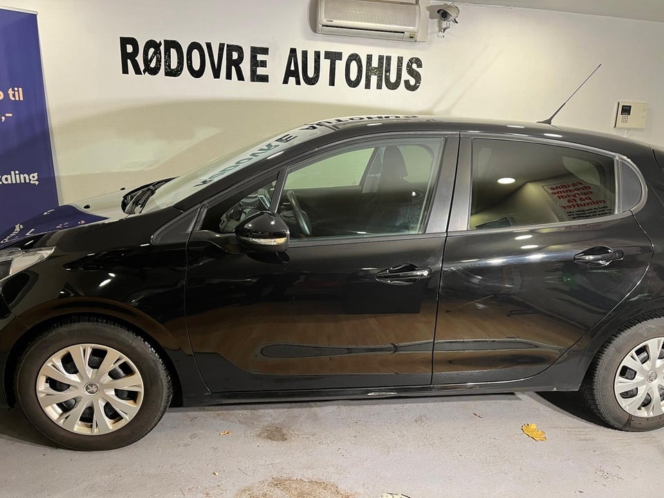 Peugeot 208 1,2 VTi 82 Active 5d