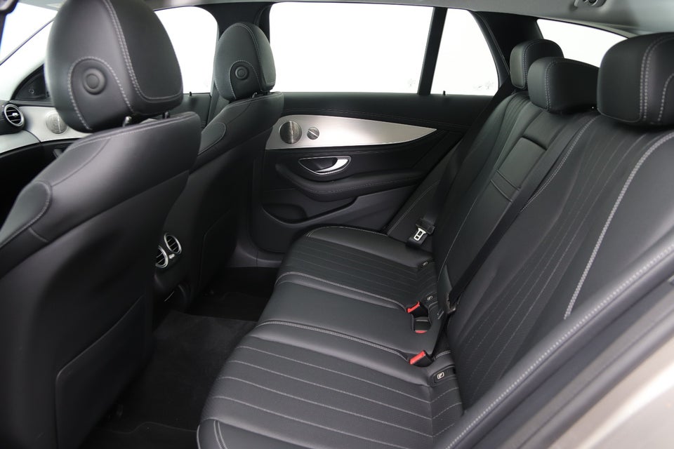 Mercedes E300 de 2,0 Advantage stc. aut. 5d