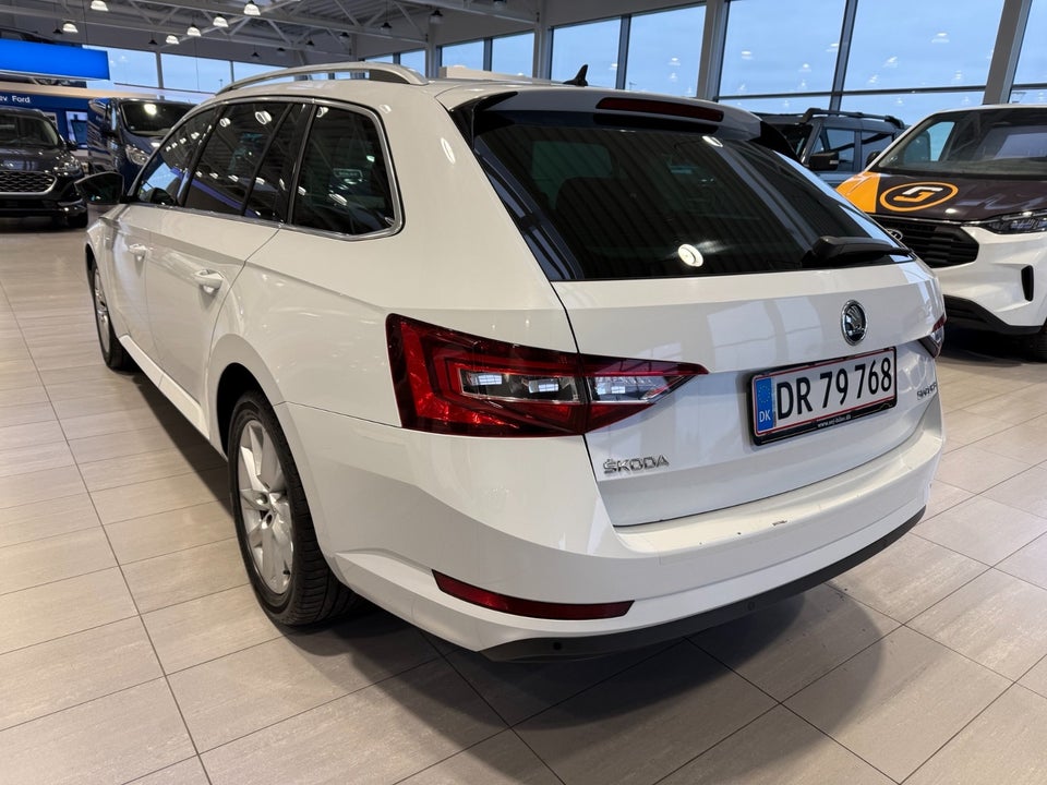 Skoda Superb 2,0 TDi 150 Style Combi 5d