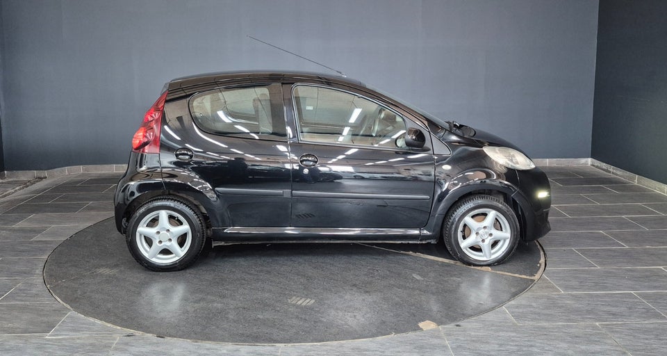 Peugeot 107 1,0 Champion Air 5d