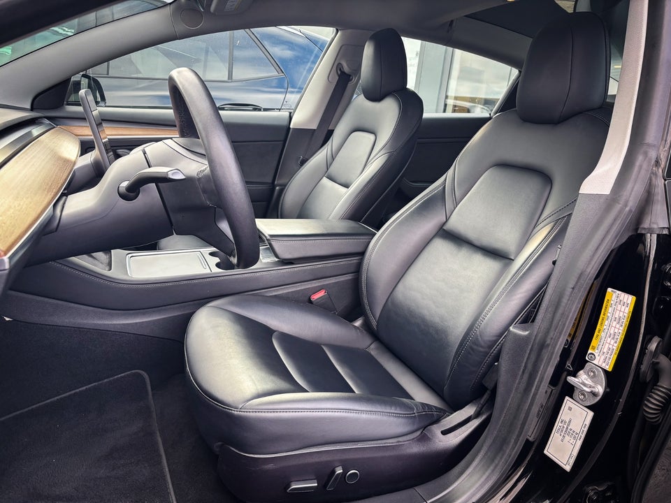 Tesla Model 3 Long Range AWD 4d