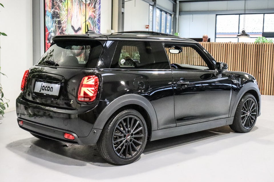MINI Cooper SE Maximise 3d
