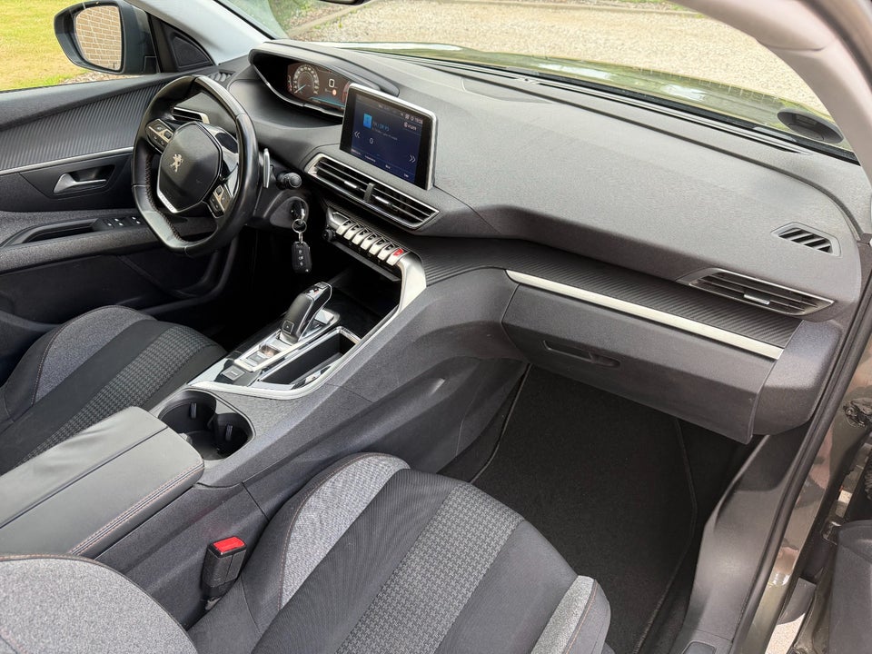 Peugeot 3008 1,2 e-THP 130 Allure EAT6 5d