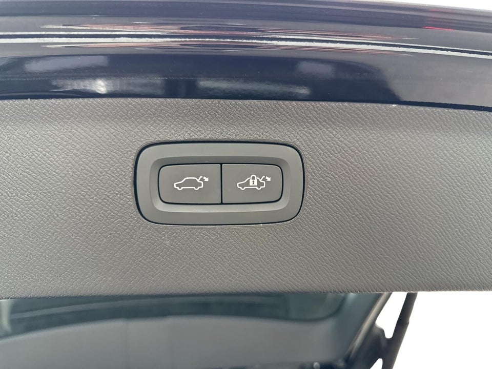Volvo XC90 2,0 T8 ReCharge Ultra Dark aut. AWD 7prs 5d