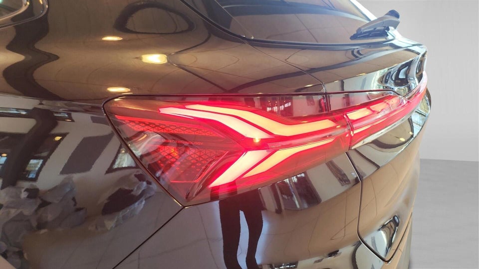 MG Marvel R Luxury 5d