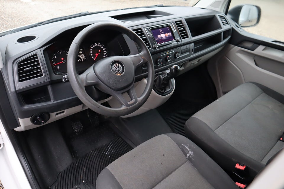 VW Transporter 2,0 TDi 102 Kassevogn lang