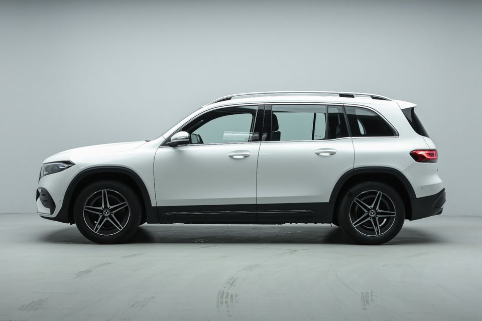 Mercedes EQB250 AMG Line 5d