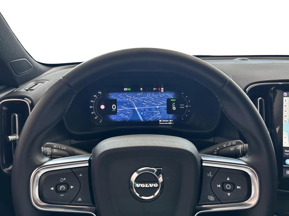 Volvo EX40 Standard Range Plus 5d