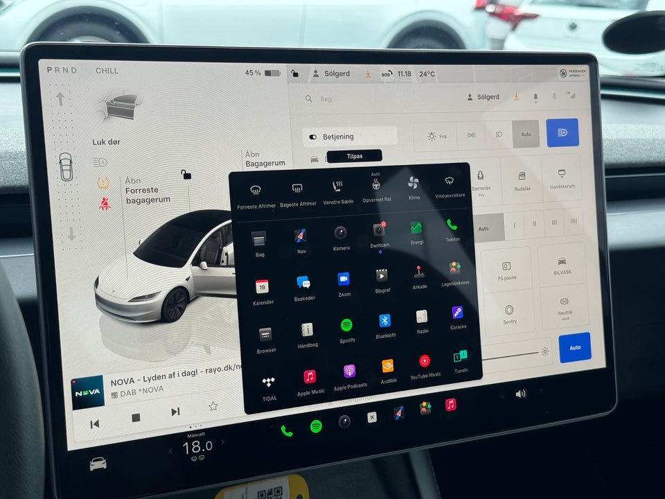 Tesla Model 3 Long Range AWD 4d