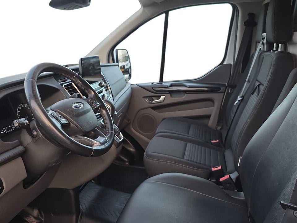 Ford Transit Custom 300L 2,0 TDCi 170 Limited aut.