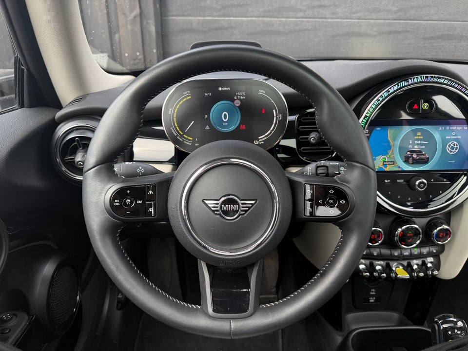 MINI Cooper SE Classic Trim 3d