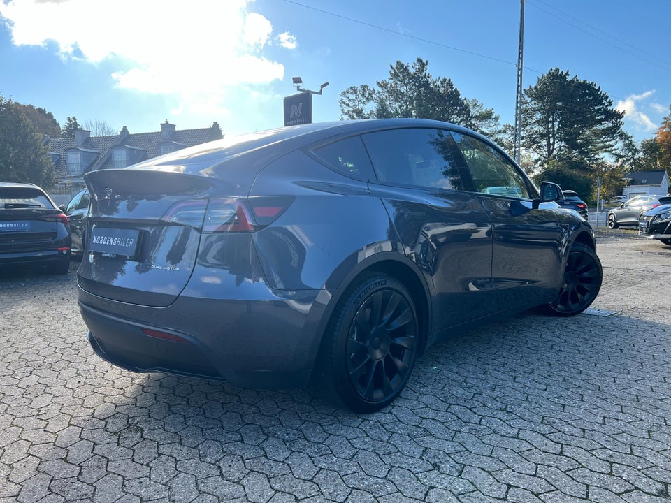 Tesla Model Y Long Range AWD 5d