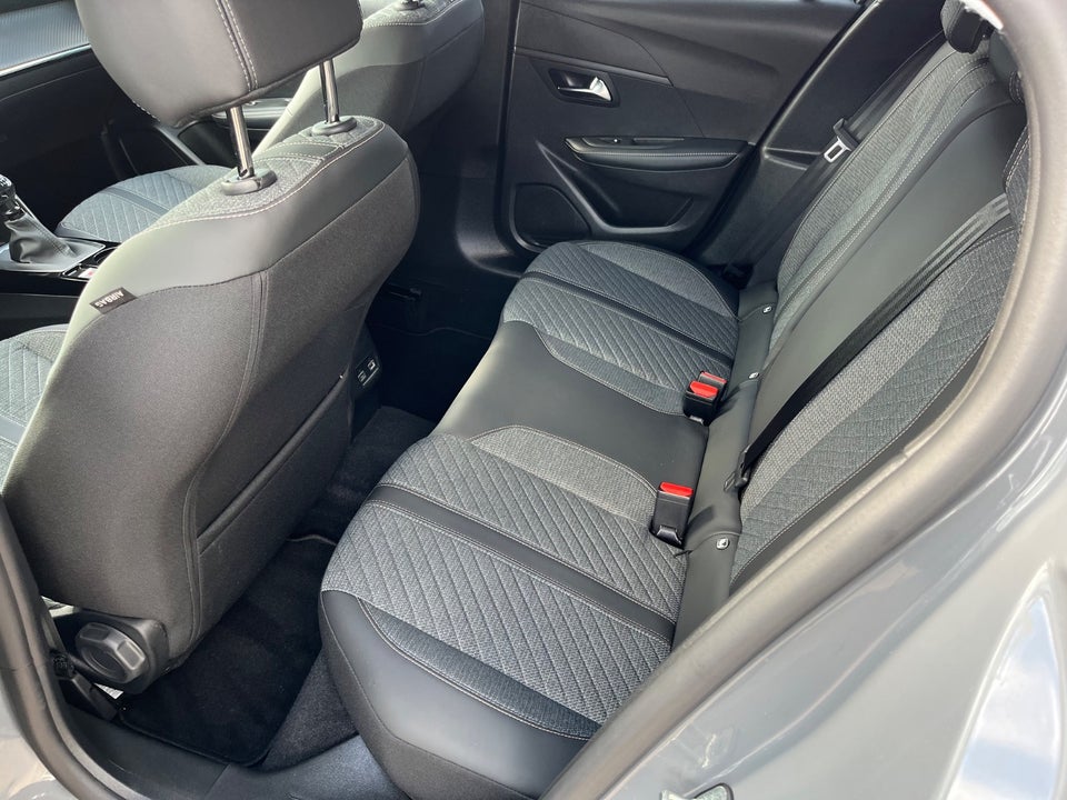 Peugeot 208 1,2 PureTech 100 Allure+ 5d