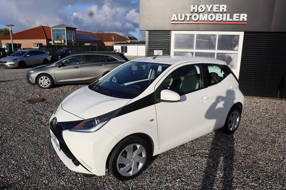 Toyota Aygo 1,0 VVT-i x-play 5d