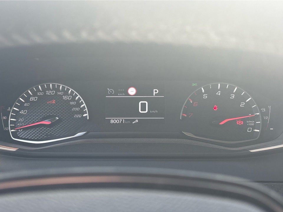 Peugeot 208 1,2 PureTech 100 Allure EAT8 5d