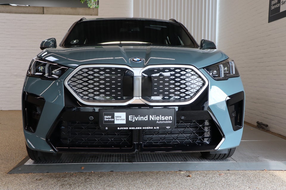 BMW iX2 xDrive30 M-Sport 5d