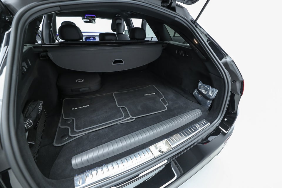 Mercedes E300 e 2,0 AMG Line stc. aut. 5d