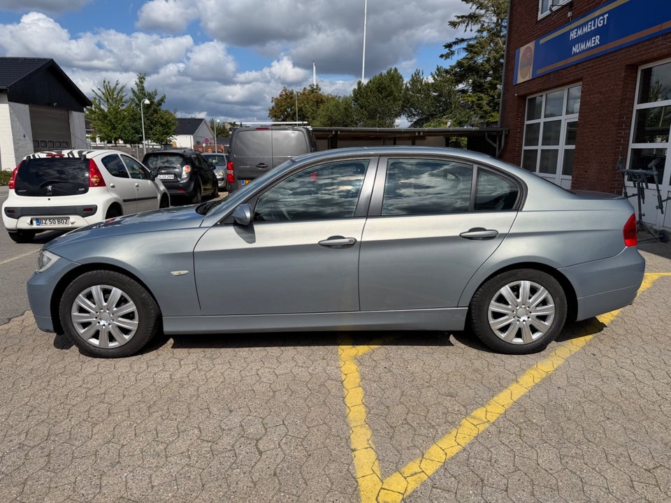 BMW 320i 2,0  4d