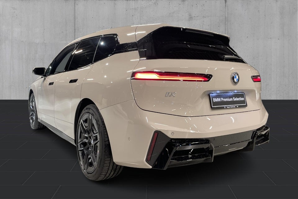 BMW iX xDrive45 Fully Charged 5d