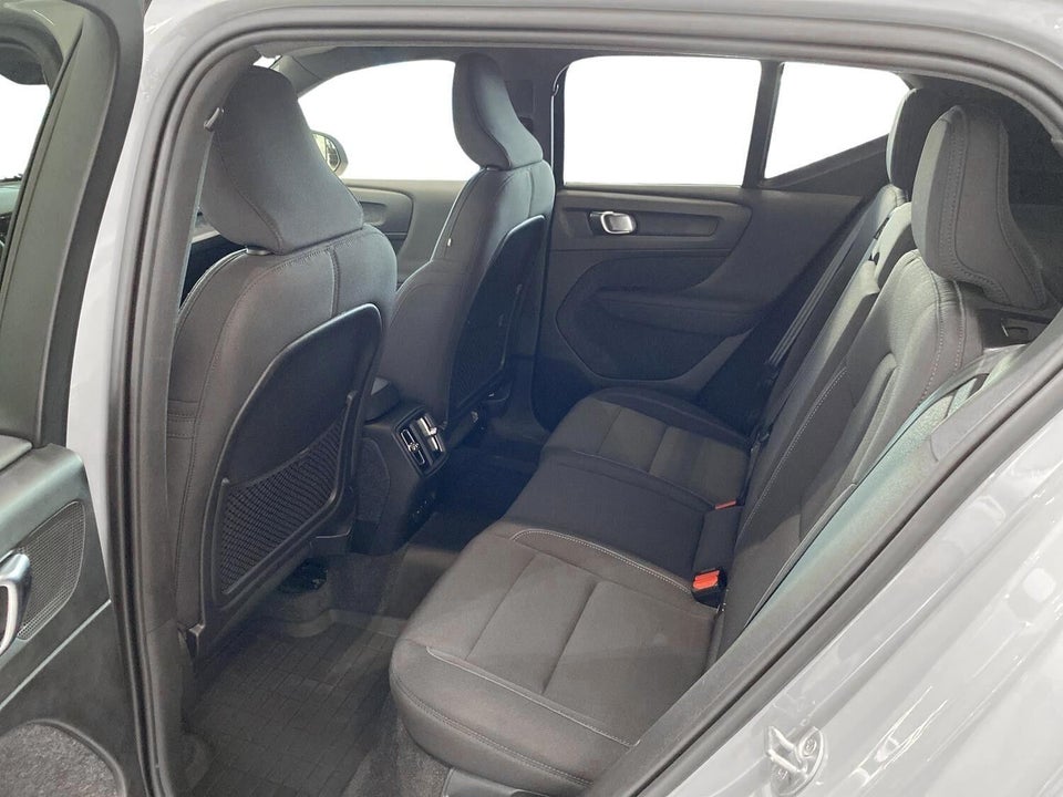 Volvo EX40 Extended Range Plus 5d