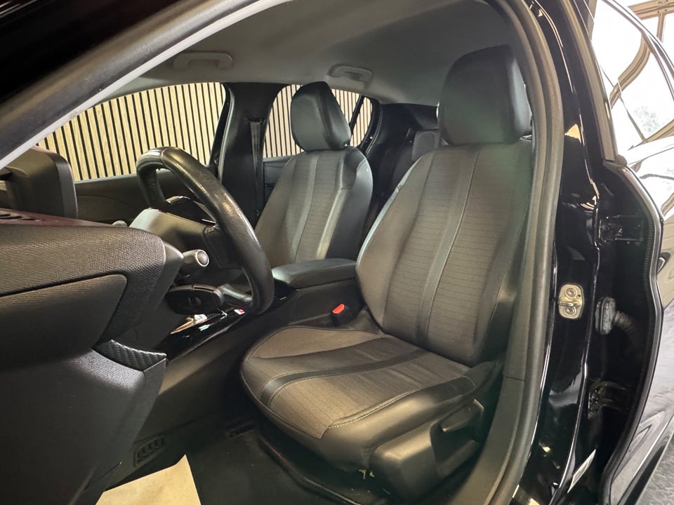 Peugeot e-208 50 Allure 5d