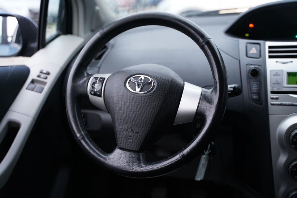 Toyota Yaris 1,3 Sol 5d