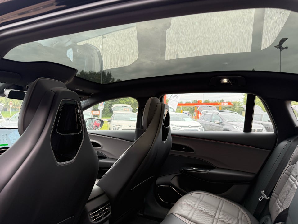 Hongqi EH7 111 Exclusive 4d