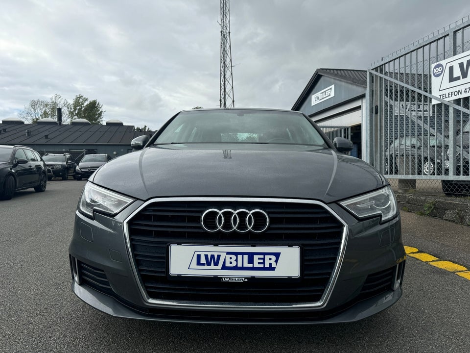 Audi A3 1,6 TDi 116 Sport Sportback 5d