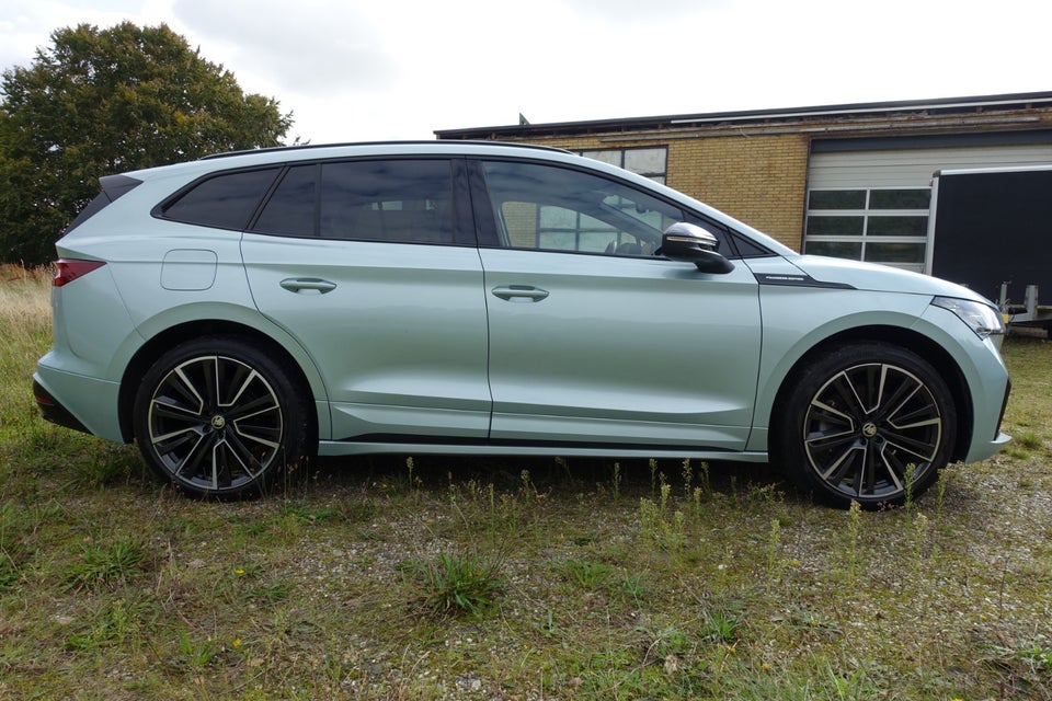 Skoda Enyaq 80X iV Founders Edition 5d