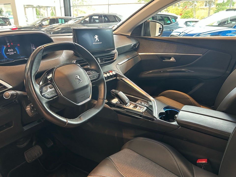 Peugeot 3008 1,5 BlueHDi First Selection EAT8 5d