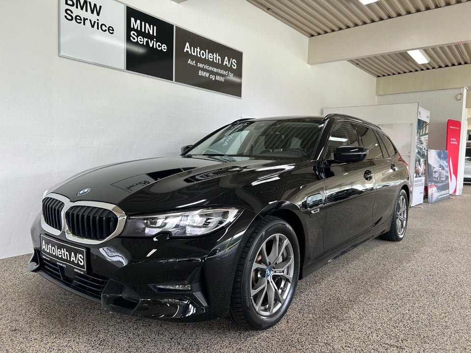 BMW 330e 2,0 Touring Sport Line aut. 5d