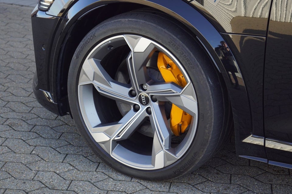 Audi e-tron S quattro 5d